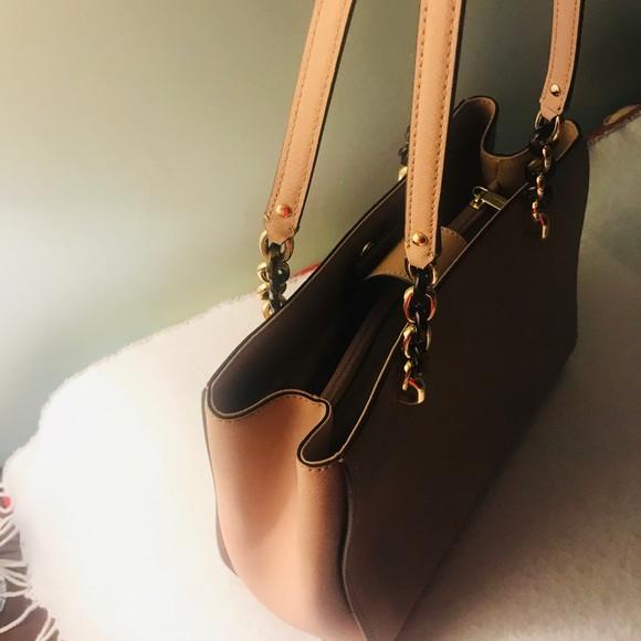 Michael Kors Pink Medium Cynthia Saffiano Satche - Picture 6 of 16